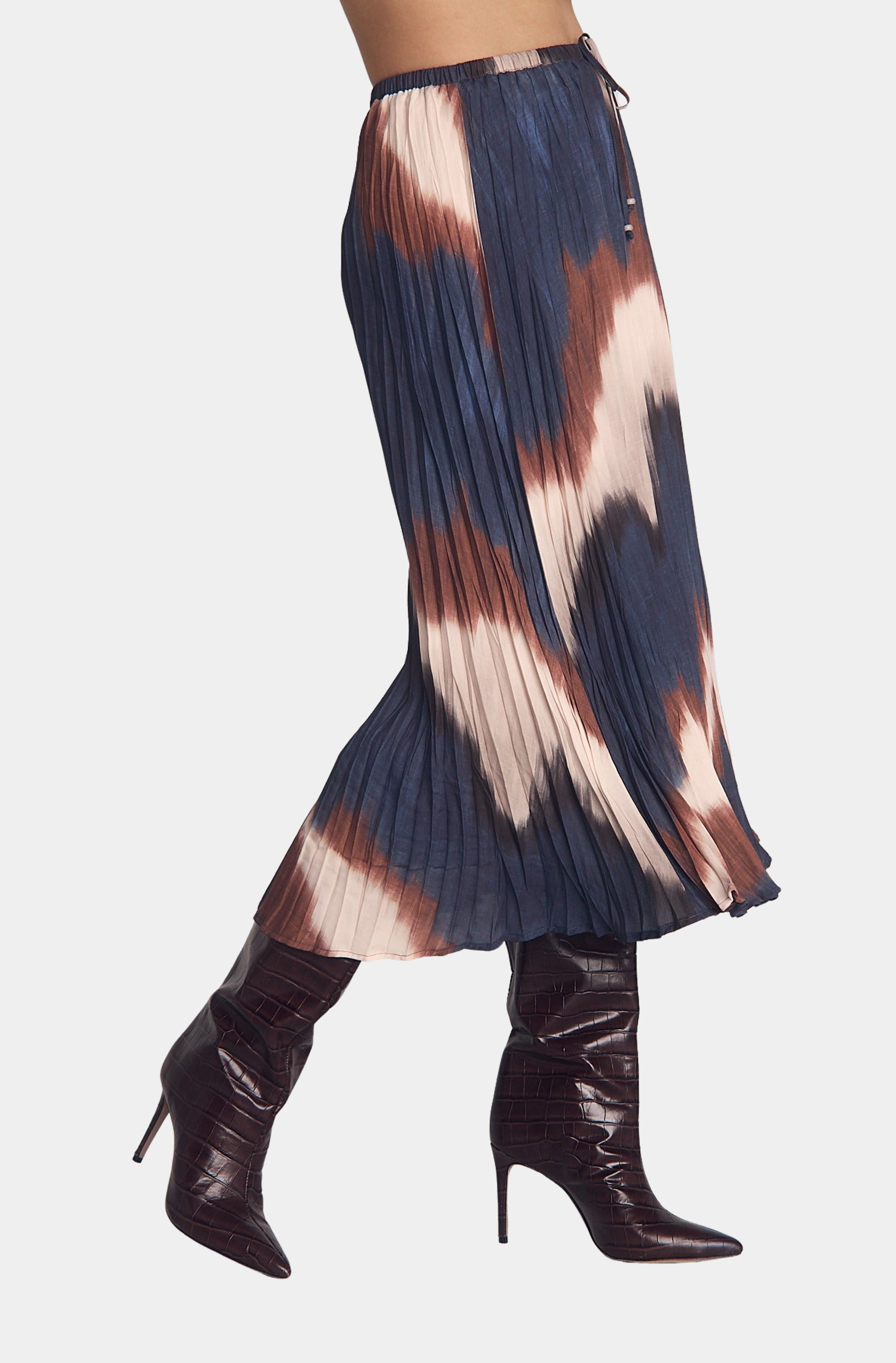 Pleated Skirt with Tie