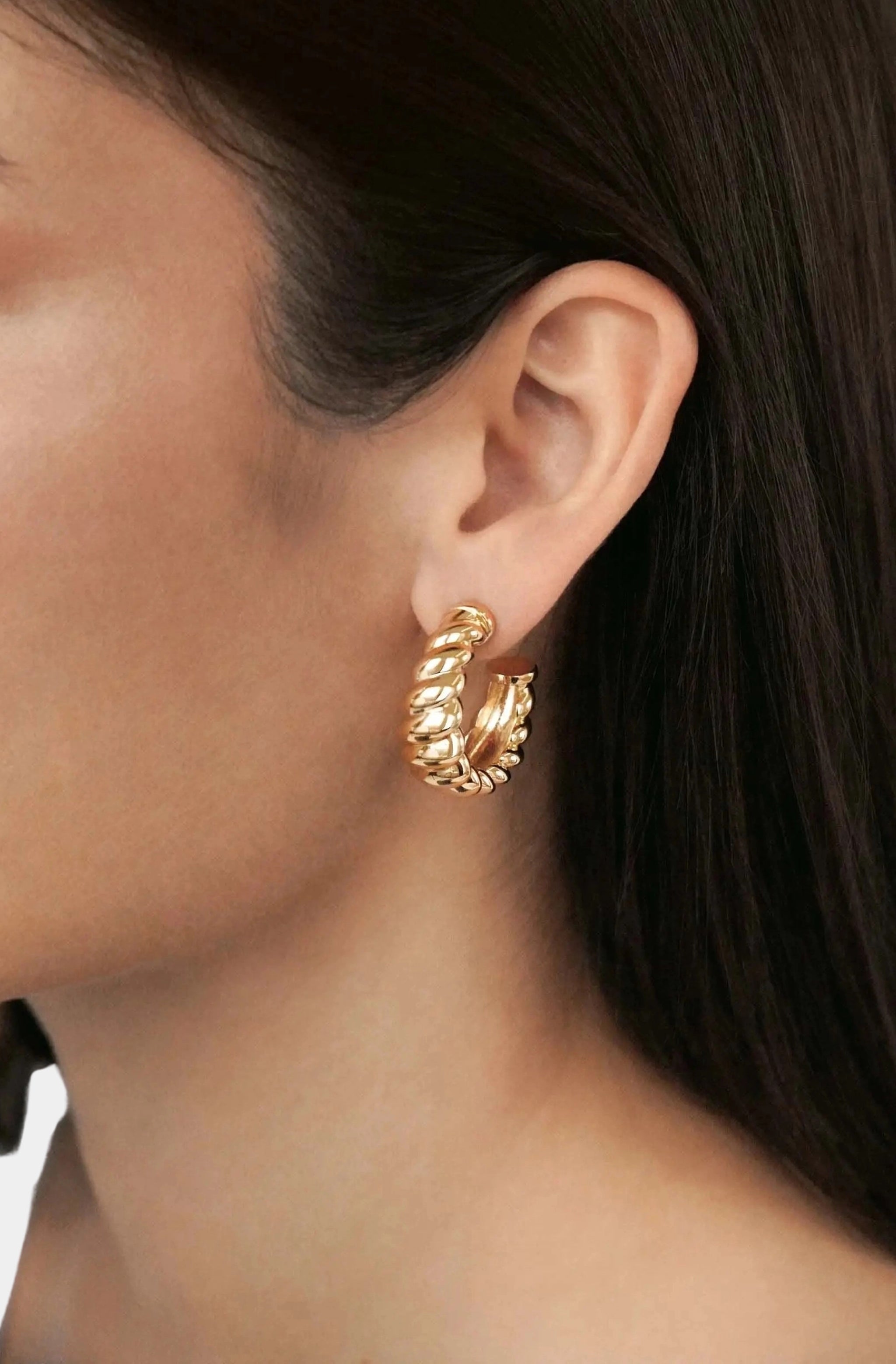 Modern Ribbed Hoops